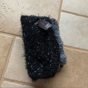 NWT No Boundaries two pack of fuzzy socks